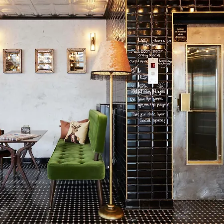 Max Brown Midtown, Part Of Sircle Collection Dusseldorf