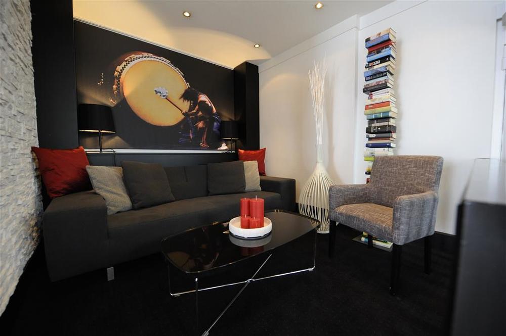 Max Brown Midtown, Part Of Sircle Collection