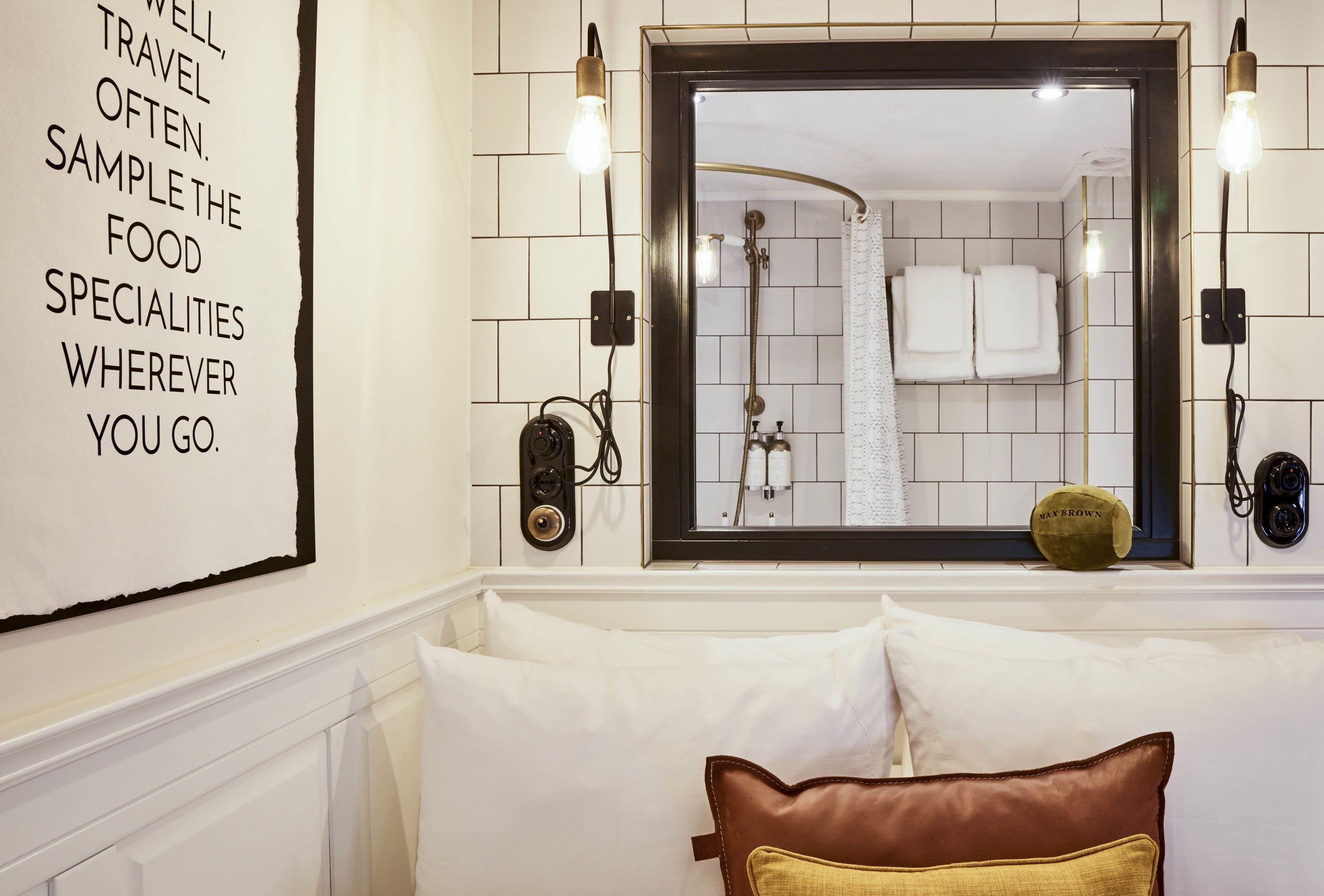 Max Brown Midtown, Part Of Sircle Collection