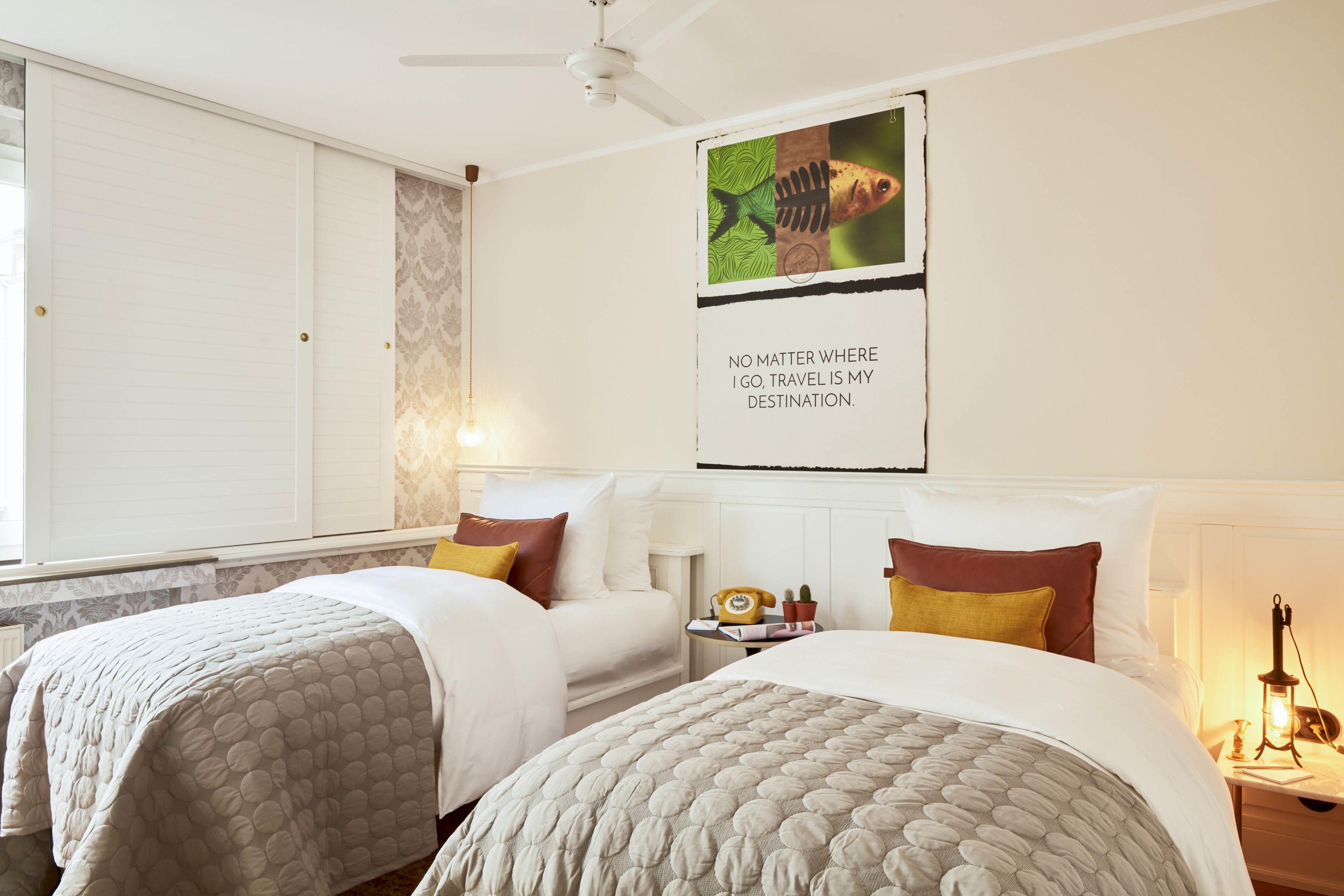 Max Brown Midtown, Part Of Sircle Collection 3*