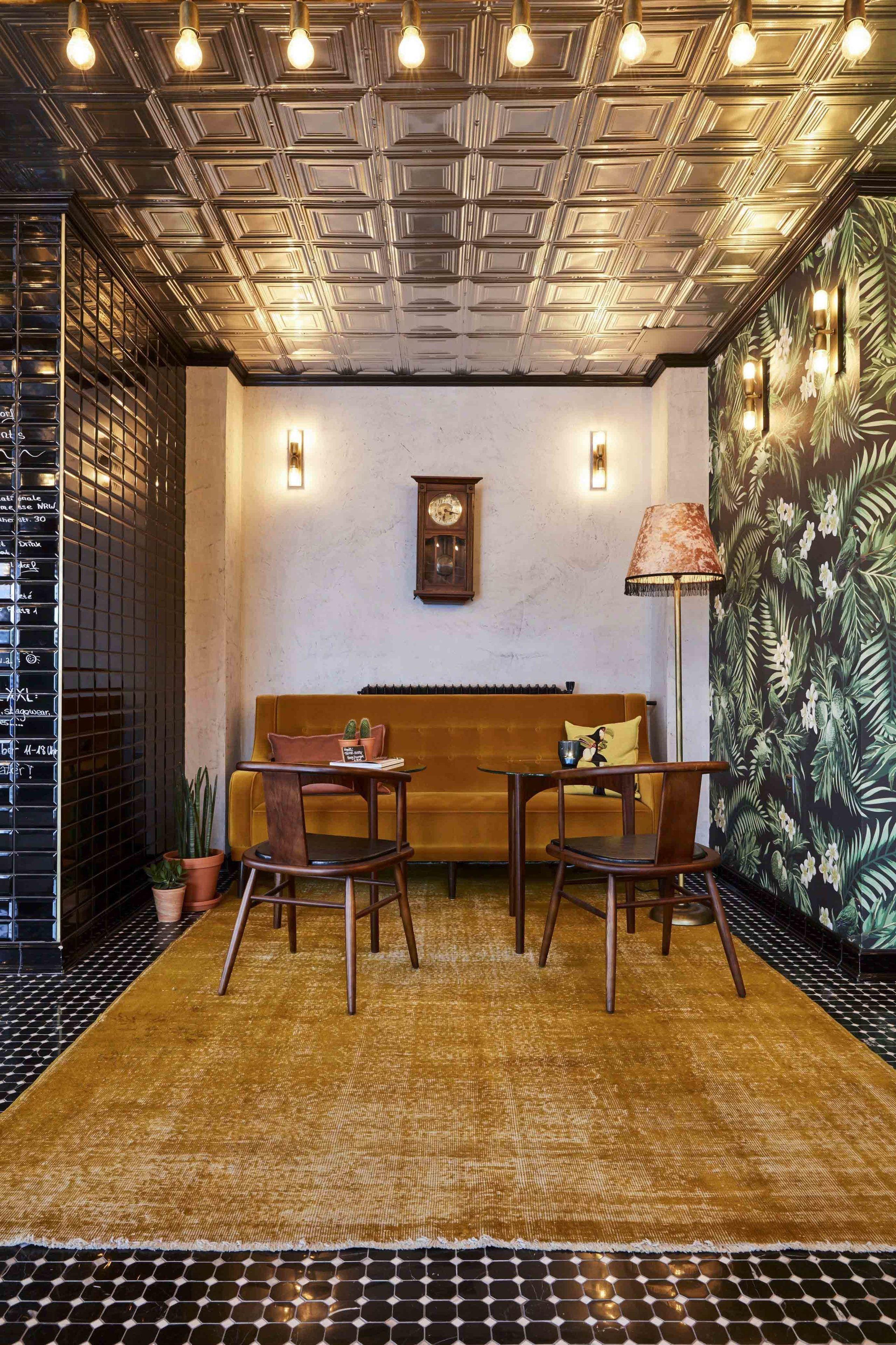 Max Brown Midtown, Part Of Sircle Collection 3*