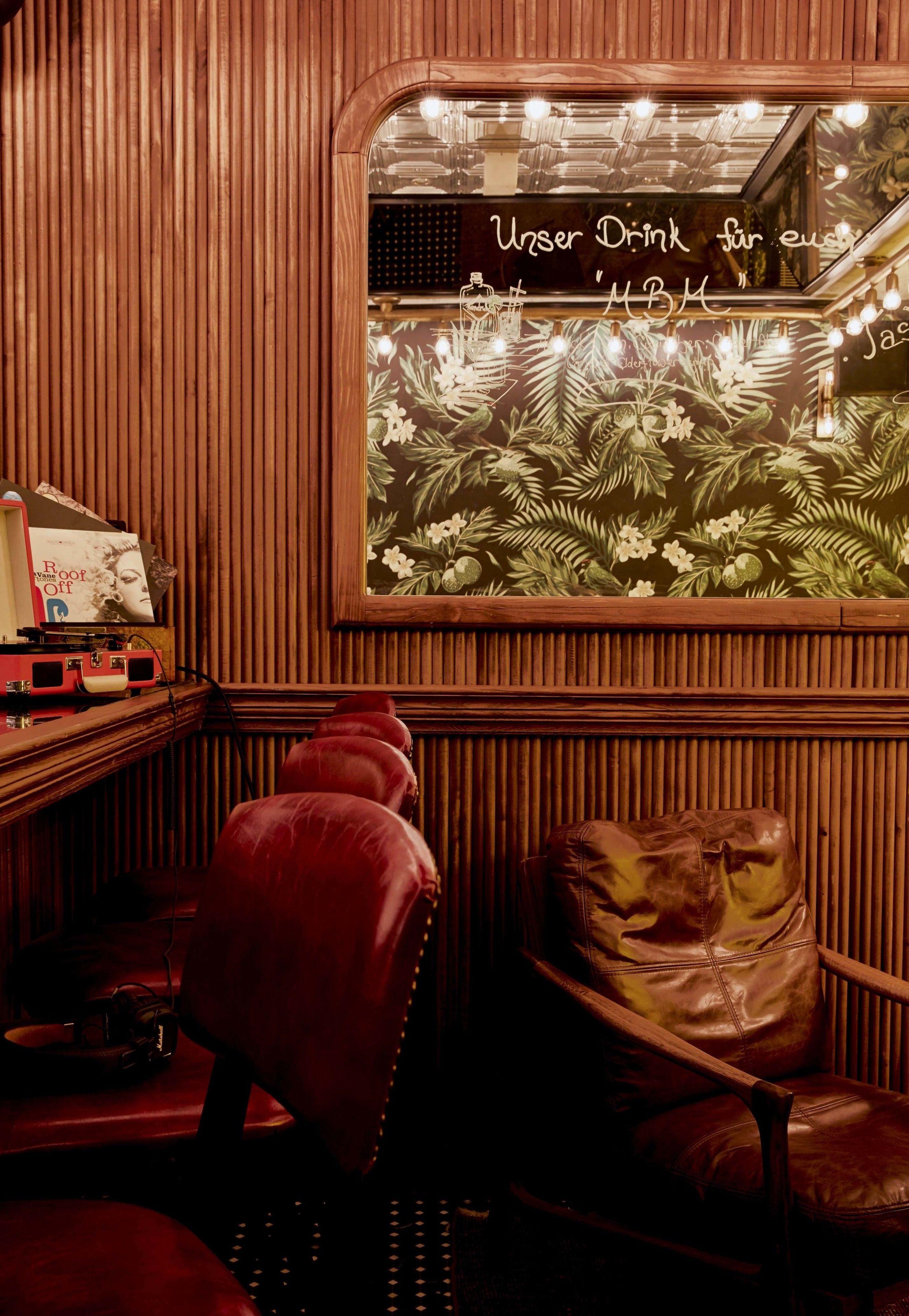 Max Brown Midtown, Part Of Sircle Collection 3*